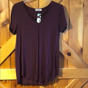 Dulce short sleeve knit top. Dark purple. Medium.